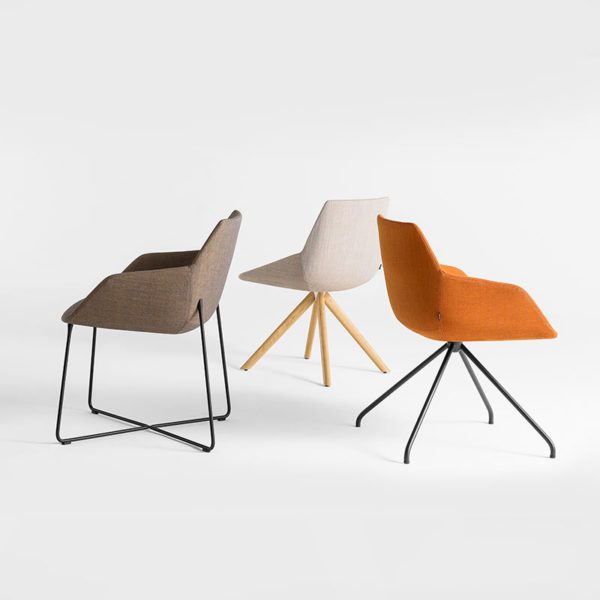 Dunas XS Chair with Wooden Swivel Base