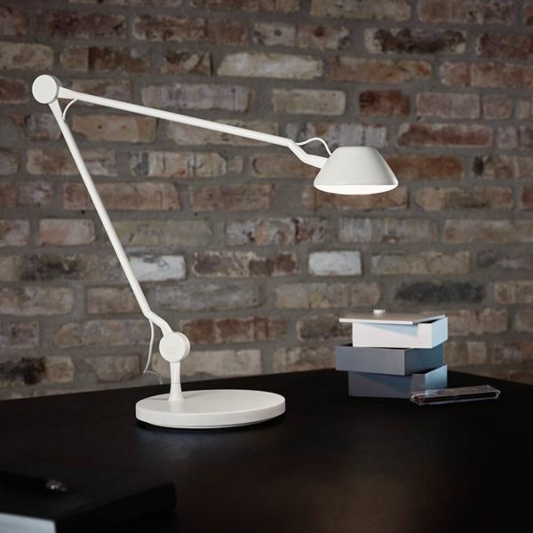 AQ01 Table Lamp