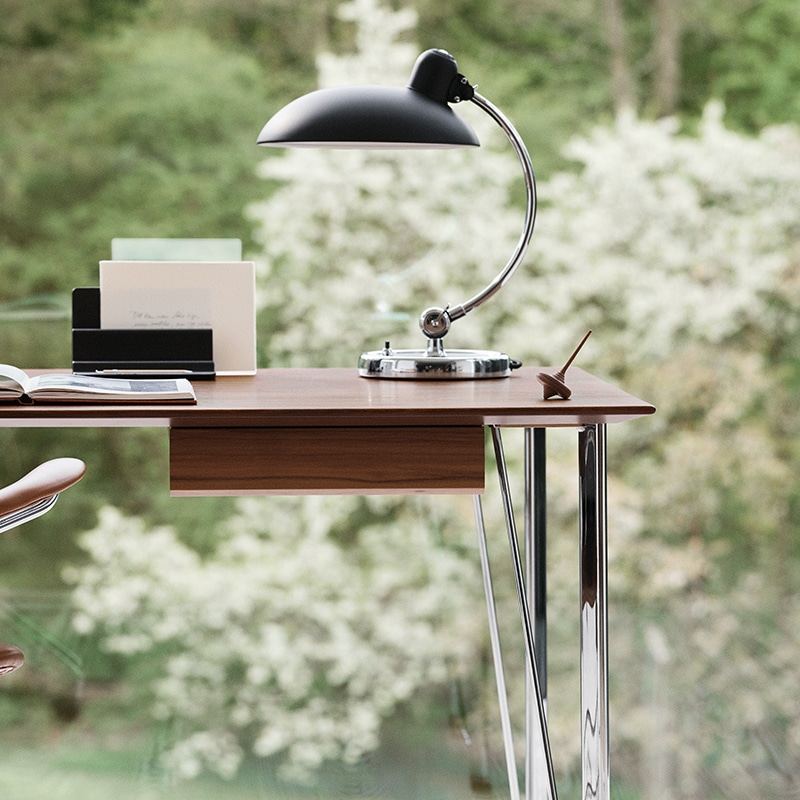 Fritz_Hansen-Kaiser_Idell_6631-T_Luxus_Table_Lamp-Lifestyle_Image-02